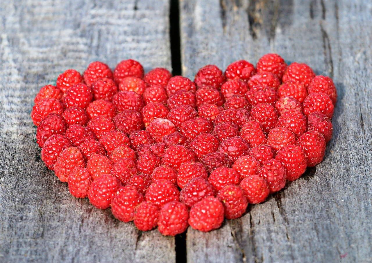 raspberry, heart, fruit, berry, red fruit, love, ripe, symbol, harvest, produce, organic, raspberry, heart, heart, heart, heart, heart, fruit, love